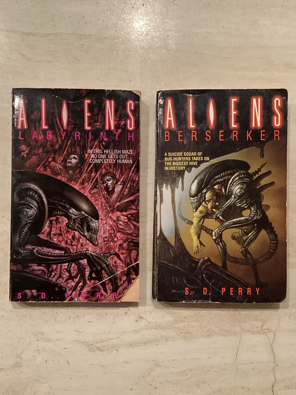 Aliens Labyrinth & Aliens Berserker Paperback Book By Steve Perry Lot. Of 2